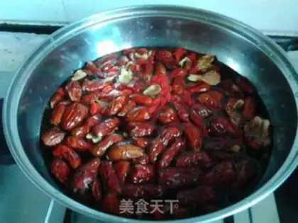 Make Honey-made red date cream step 6
