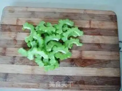 Make Three soups of bitter melons step 0