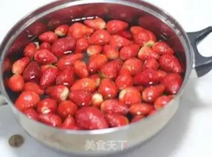 Make Sugar Strawberry step 2