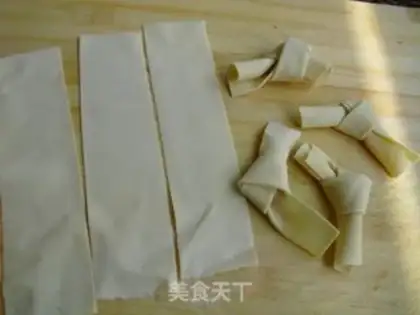 Make Big soybean knots step 1