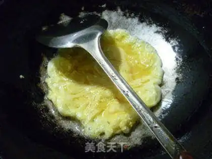 Make Homemade egg fried rice step 4