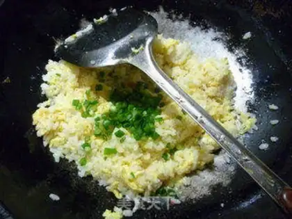 Make Homemade egg fried rice step 6