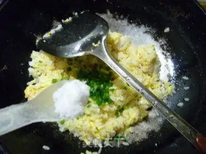 Make Homemade egg fried rice step 7