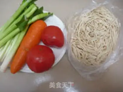 Make Garlic carrot noodles step 0