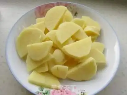 Make Kazakh potato chips step 1