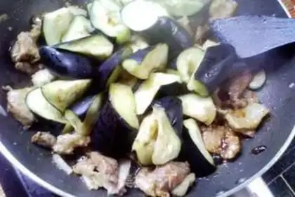 Make Meatloaf and eggplant step 7