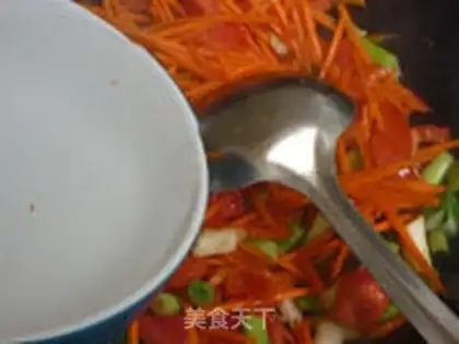 Make Garlic carrot noodles step 6