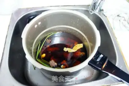 Make Onion-screech chicken step 2
