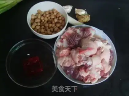 Make Southern peanut pig hoof step 0