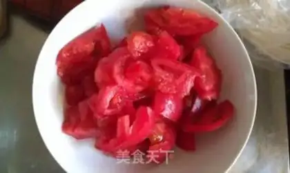 Make Tomato eggs for noodles step 0