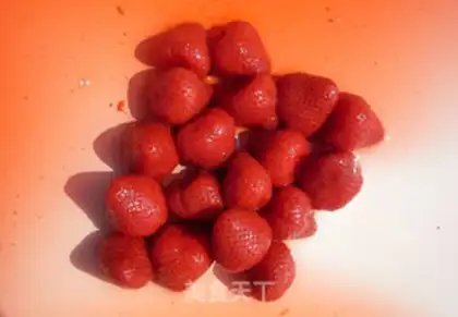 Make Ice cream strawberries step 2