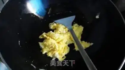 Make Scrambled eggs step 2