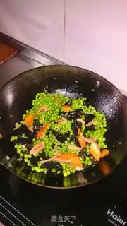 Make Shrimp fried peas step 4