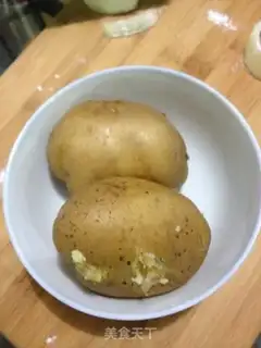 Make Onion potatoes step 0