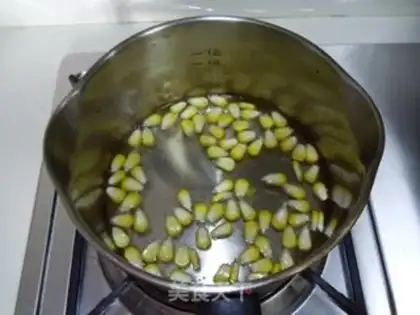 Make Corn mountain medicine, horseshoes step 4