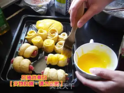 Make Butter oatmeal, hot dog roll step 4