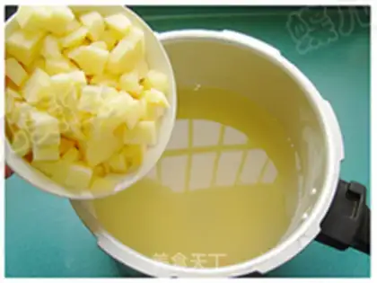 Make Apple rice porridge step 4
