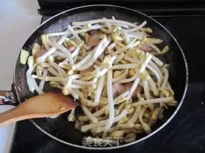 Make Peanut sprouts step 3