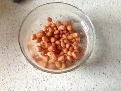 Make Cracked peanuts step 1