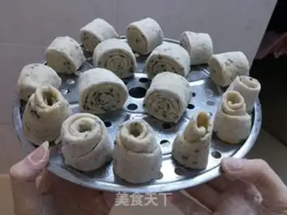 Make Black sesame rolls step 2