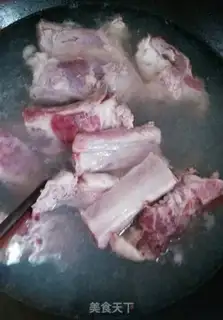 Make A meat pot and a roll step 1
