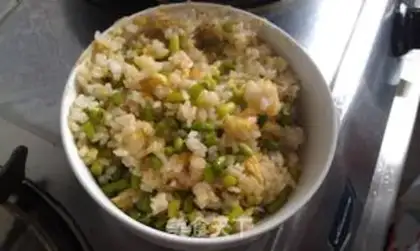 Make Garlic egg fried rice step 8