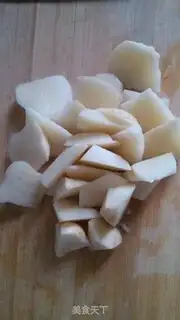 Make A meat pot and a roll step 6