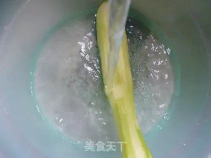 Make The sour sauce will bloom at night step 2