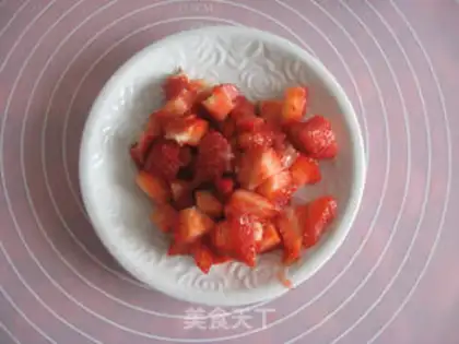 Make Strawberry mousse cake step 3
