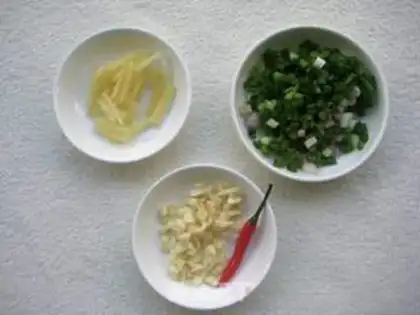 Make Spicy root powder step 1