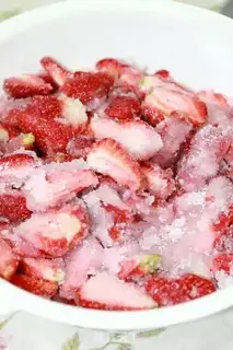 Make Homemade strawberry sauce step 3