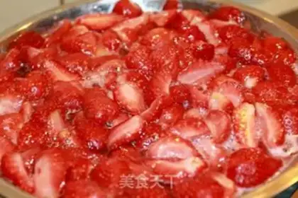 Make Homemade strawberry sauce step 5