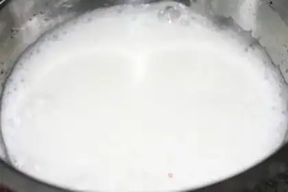 Make Strawberry cake rolls step 3