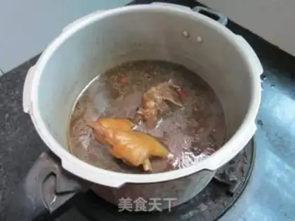 Make The spicy pig hoof step 1