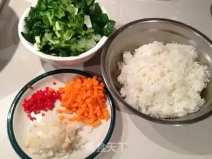 Make Indonesian fried rice step 2