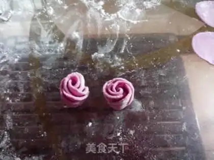 Make Simulate the rose basket step 7
