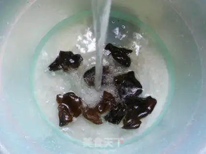 Make Blackwood ears burning rubber fish step 3
