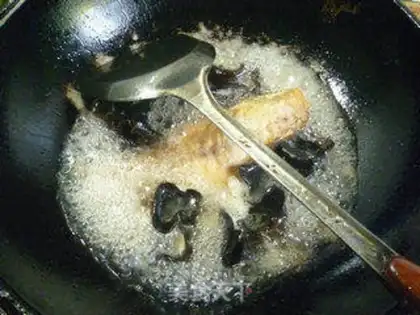 Make Blackwood ears burning rubber fish step 10