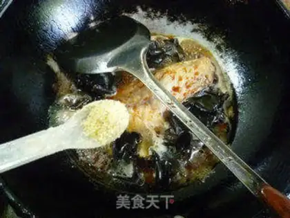 Make Blackwood ears burning rubber fish step 14