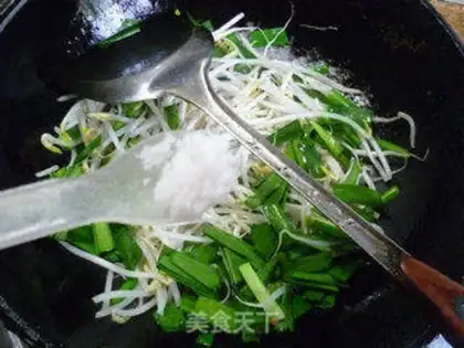 Make The green bean sprouts step 6