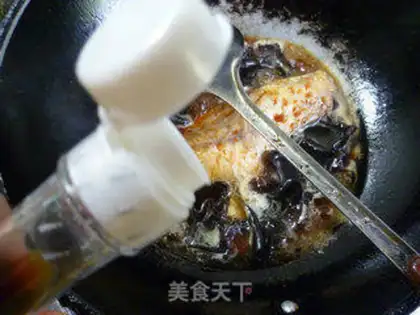 Make Blackwood ears burning rubber fish step 15