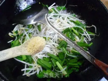 Make The green bean sprouts step 7