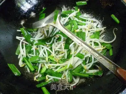 Make The green bean sprouts step 8