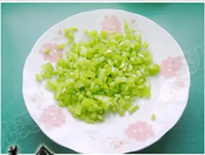 Make A pickle with green carrots and fried eggs step 1