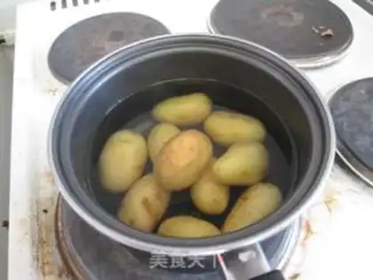 Make Little potatoes on the side step 1