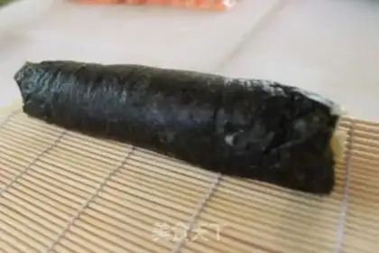 Make Sushi salmon step 6