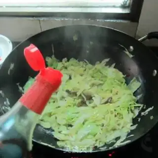 Make Bean petal sauce and cabbage step 3