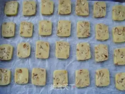 Make Red-tree cookies step 7