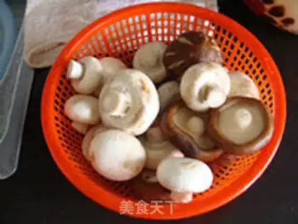 Make Two mushrooms, soup cake step 1