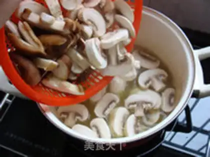 Make Two mushrooms, soup cake step 5
